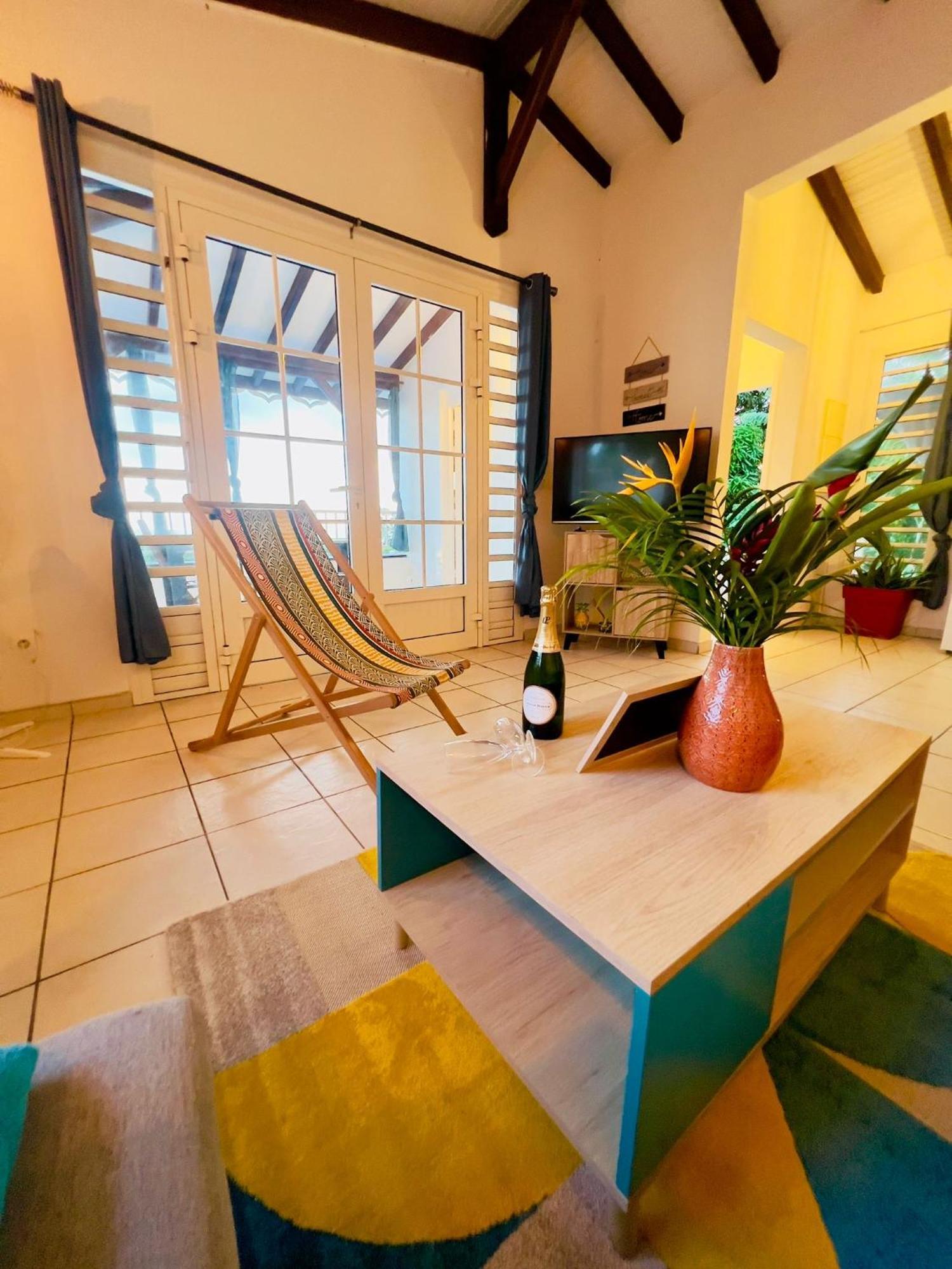 Villa Iguana, Duplex Paisible, Vue Magnifique Mer Et Rocher Du Diamant, Piscine Sainte-Luce Exterior foto